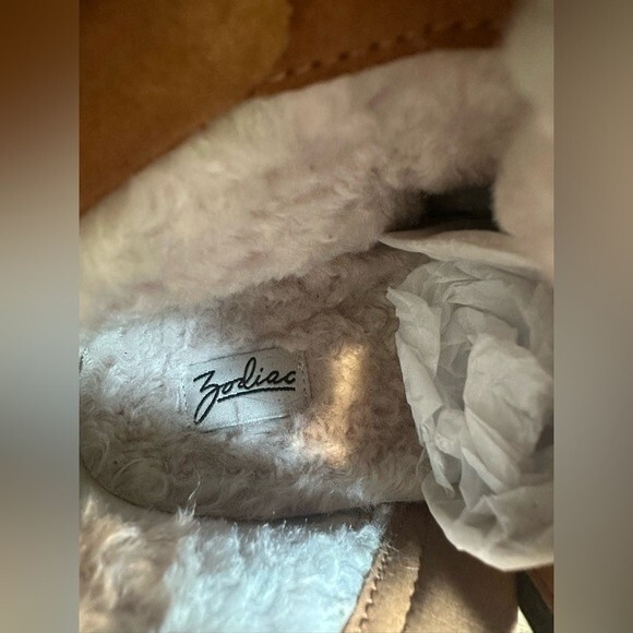 NWOB ** Zodiac Pierson Bootie Suede Dark Olive Size 6.5 - Picture 12 of 16